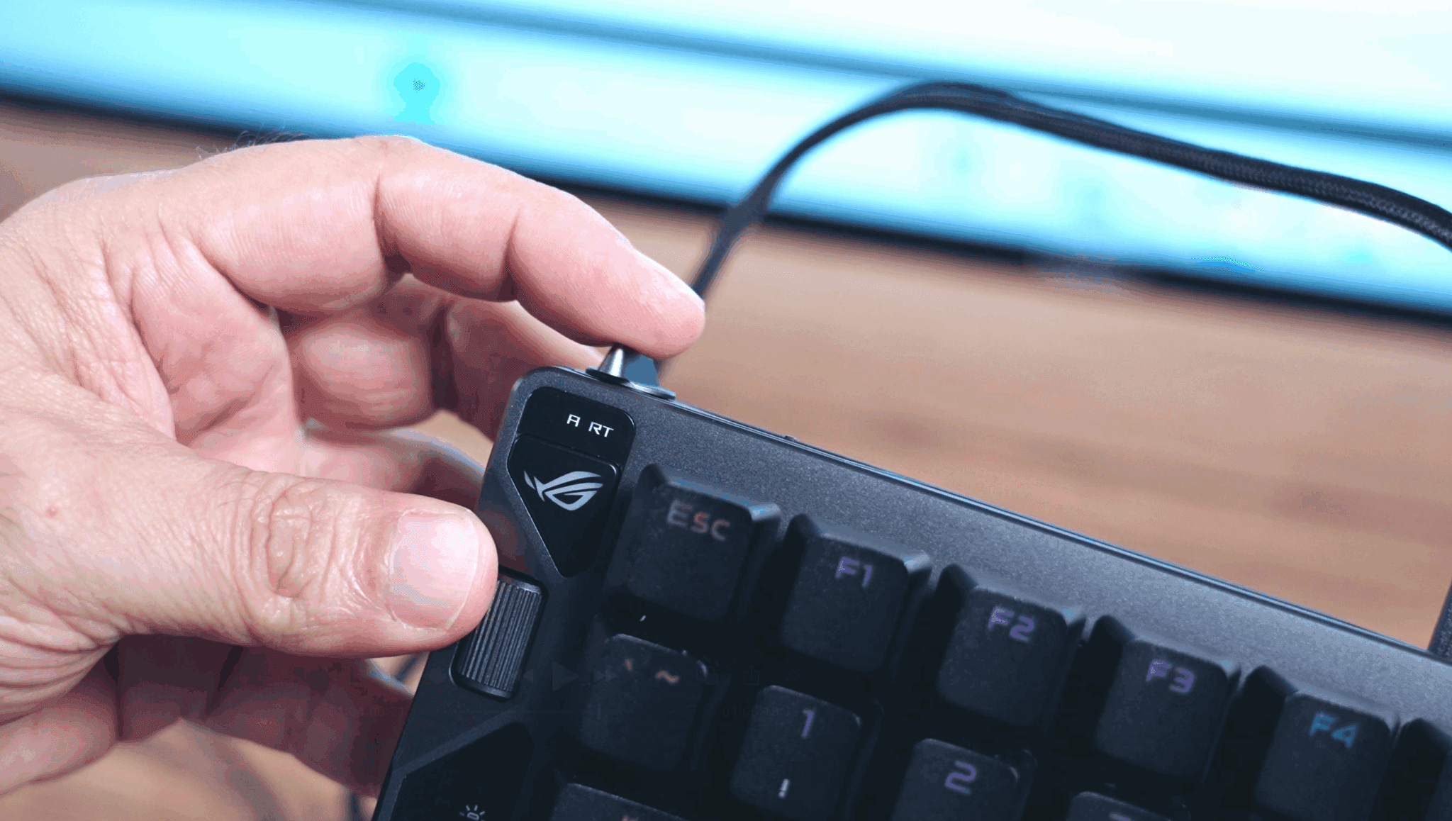 ASUS ROG Falcata Review: The Ultimate Split Gaming Keyboard Redefining ...