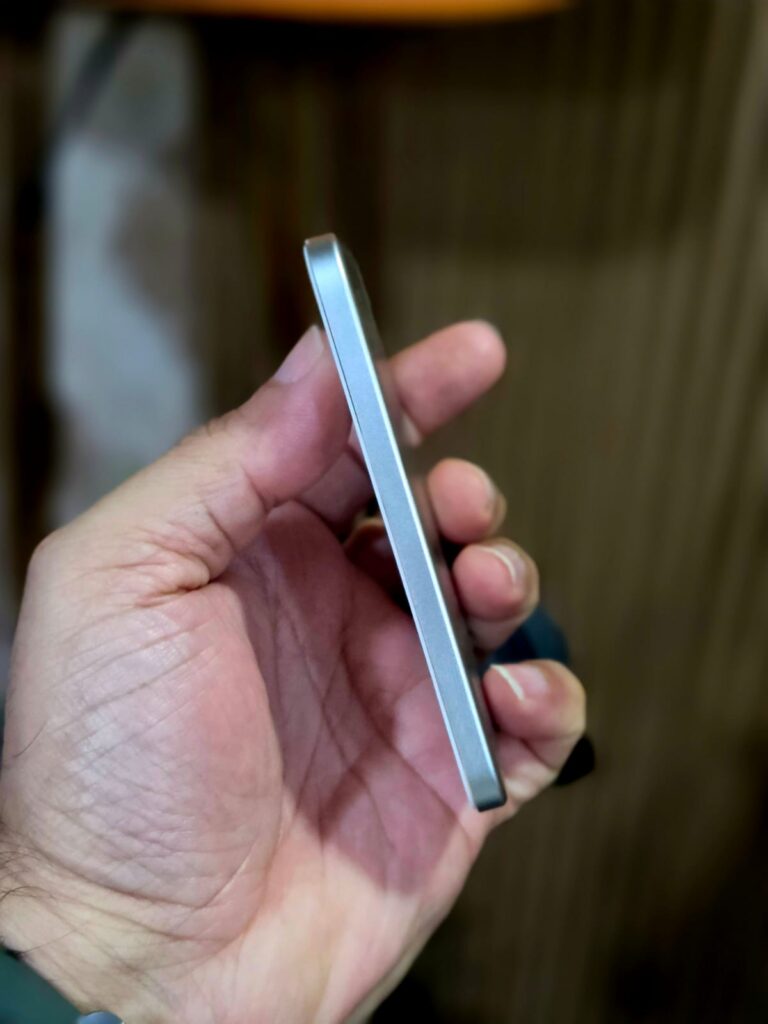 Xiaomi Ultrathin Magnetic Power Bank 5000 15W slim and features