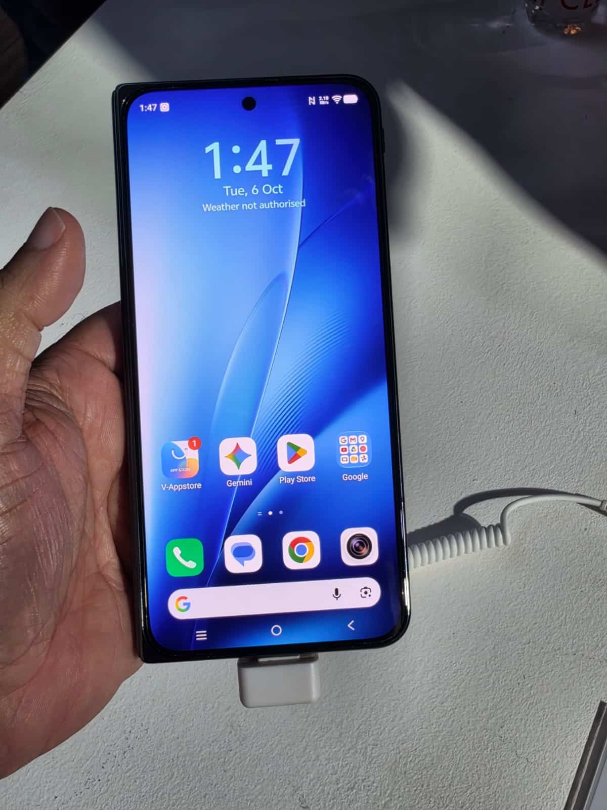vivo X Fold6 cover display hands-on